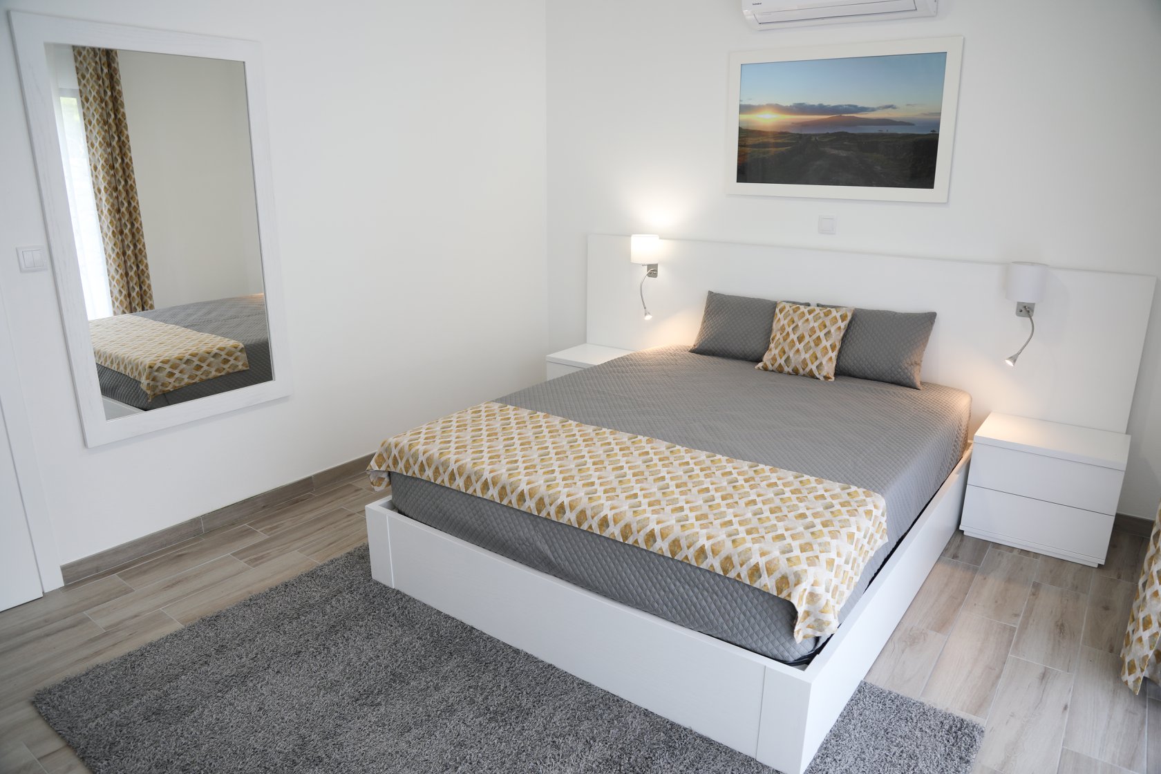 Room Img